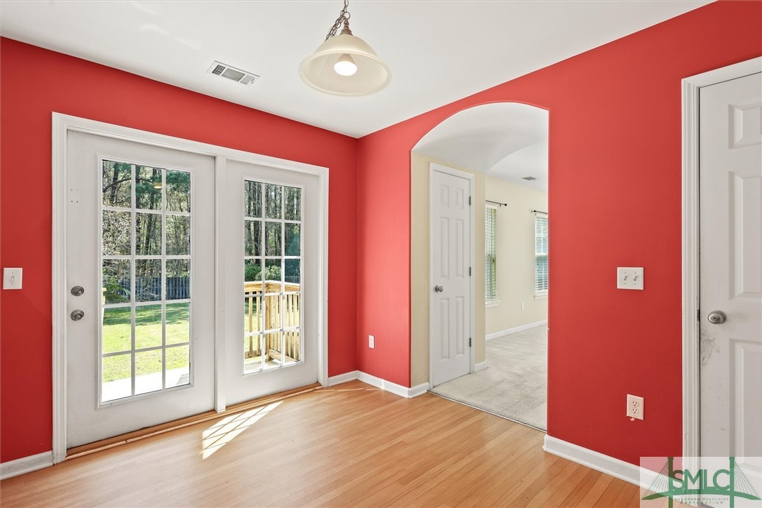 1538 Bradley Boulevard