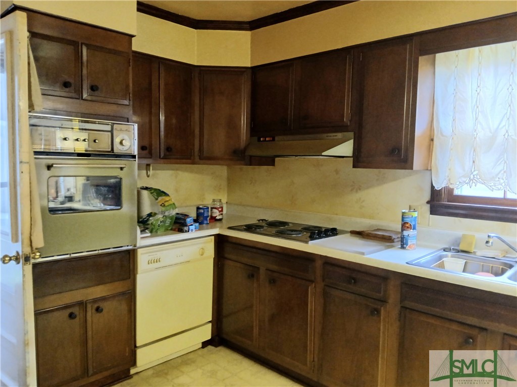 1939 E DeRenne Avenue