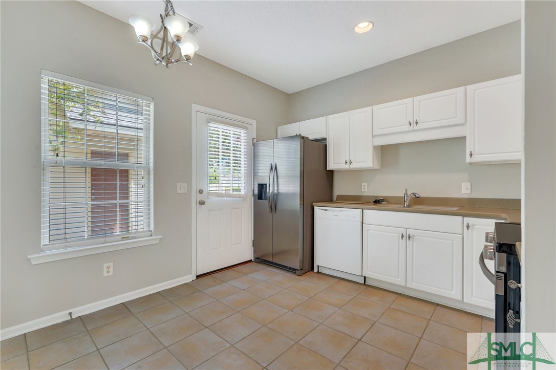 104 Coach House Square