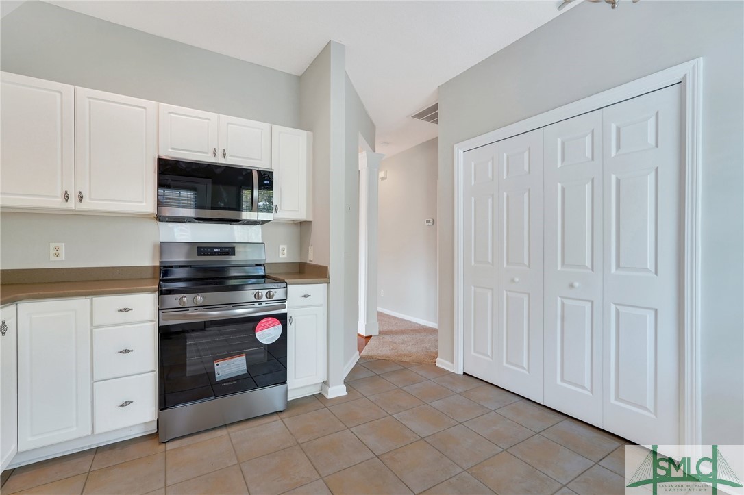 104 Coach House Square