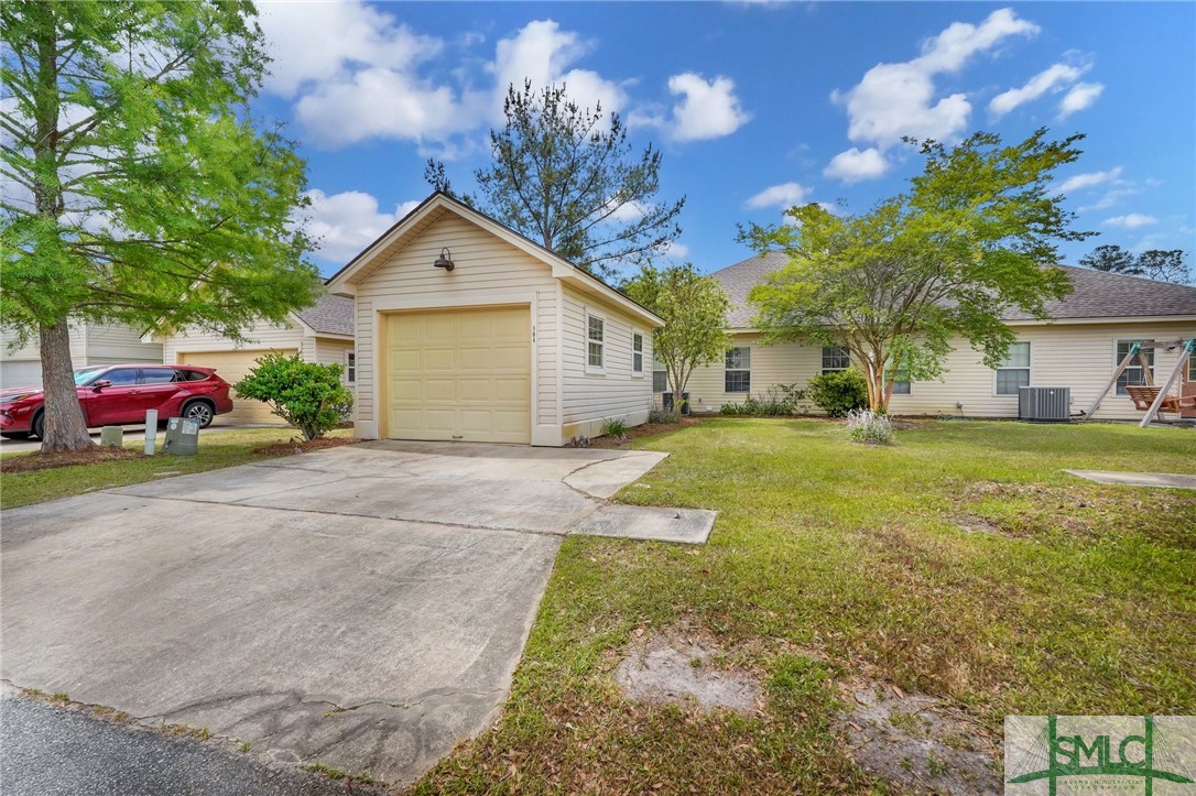 104 Coach House Square