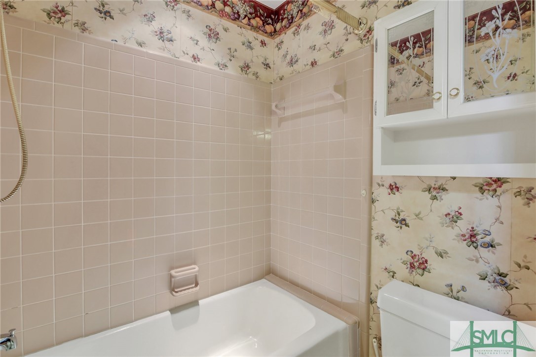 406 Suncrest Boulevard