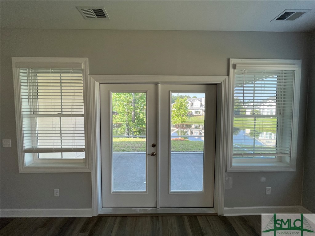 137 Waterside Lane