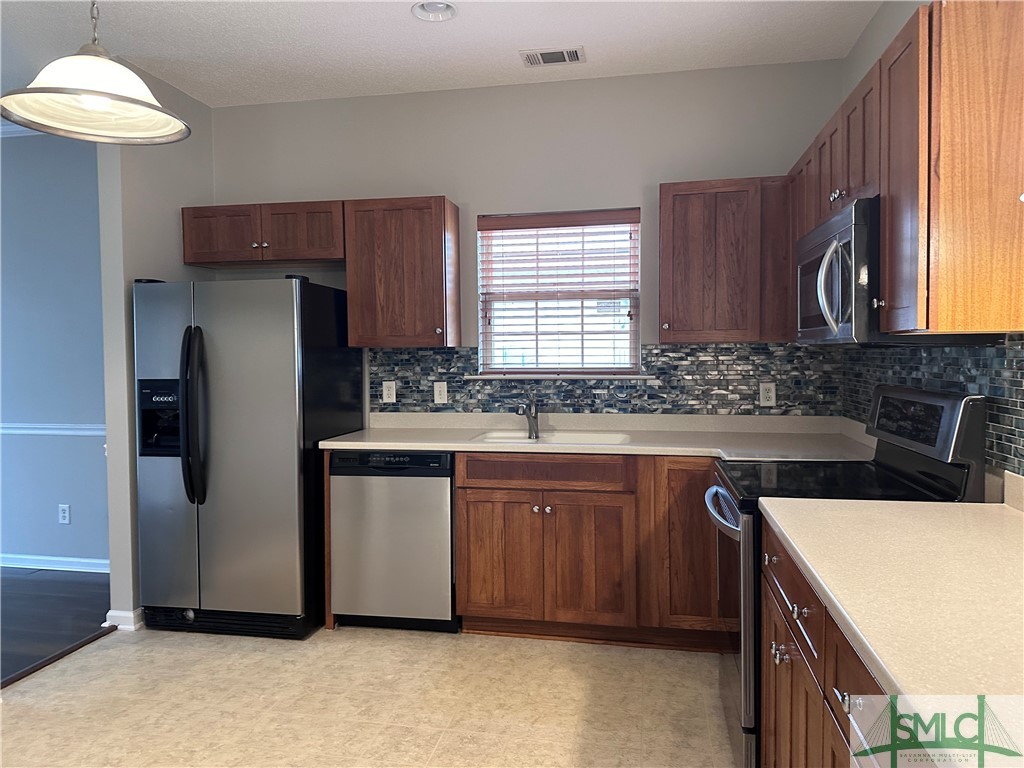 110 Coach House Square