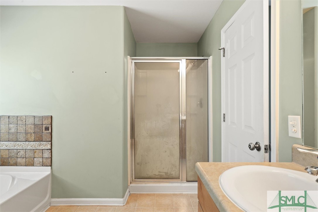 1538 Bradley Boulevard