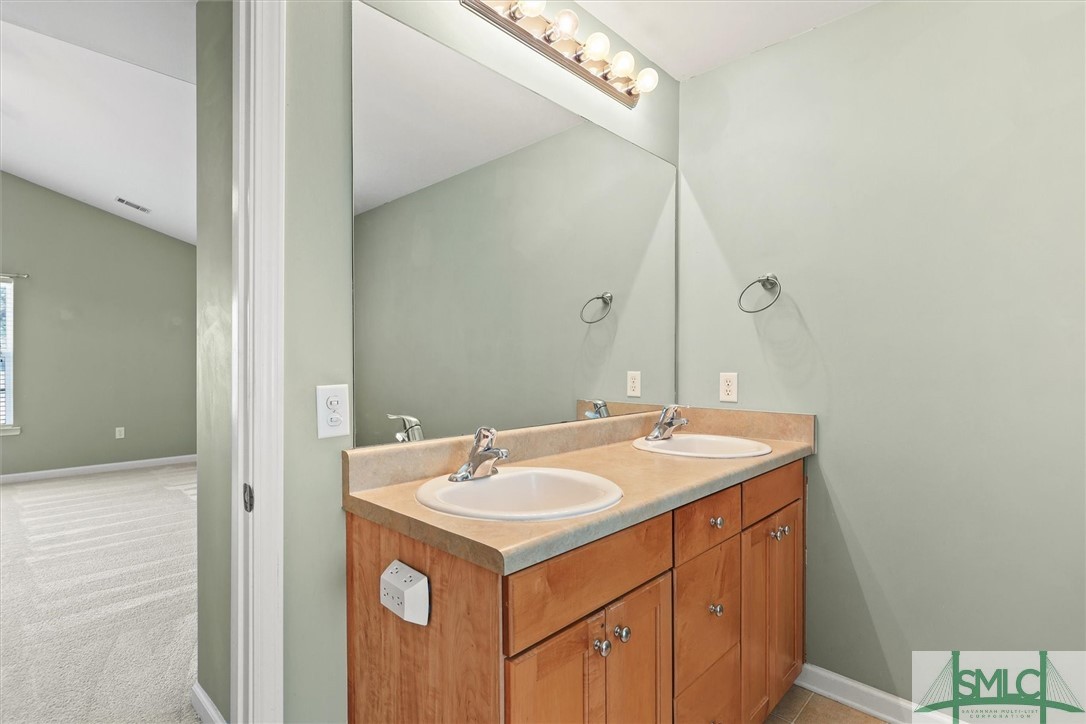 1538 Bradley Boulevard