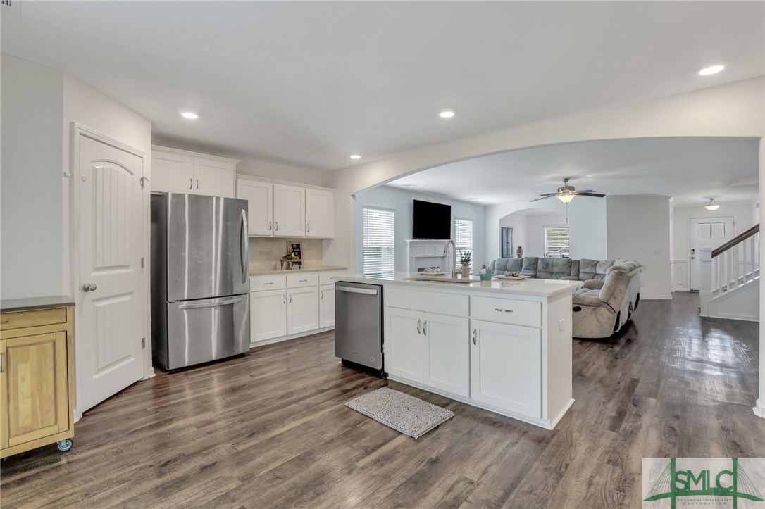 109 E Long Street