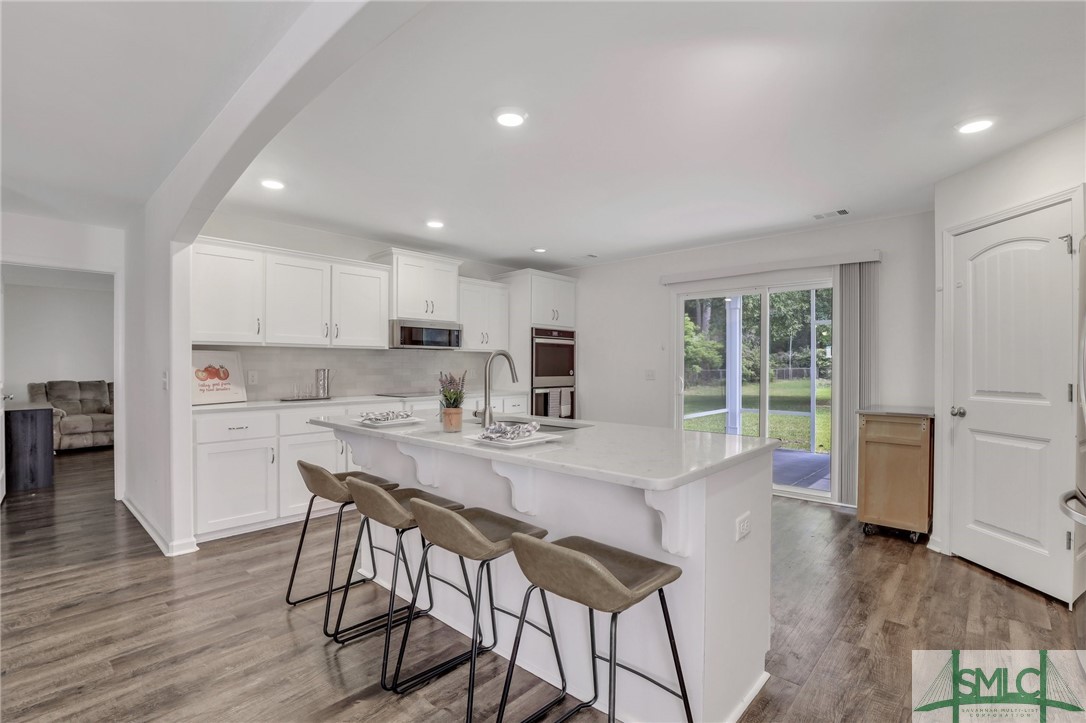 109 E Long Street