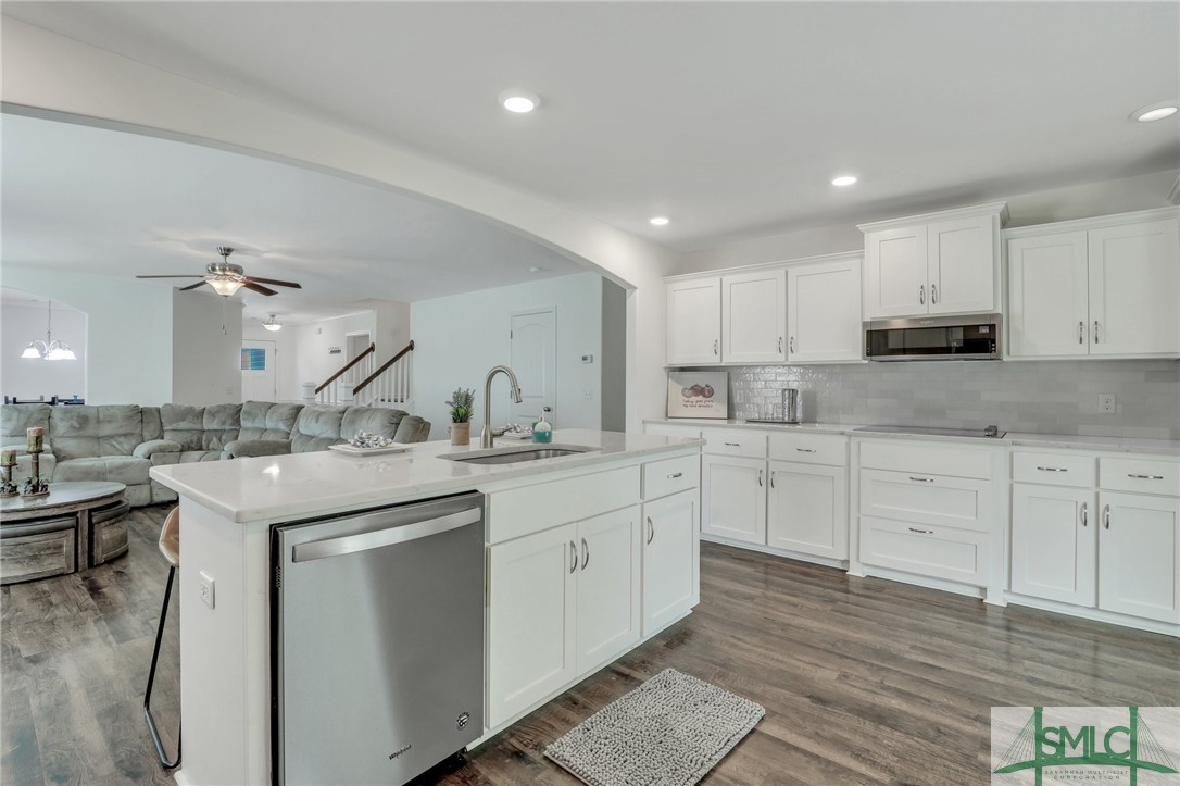 109 E Long Street
