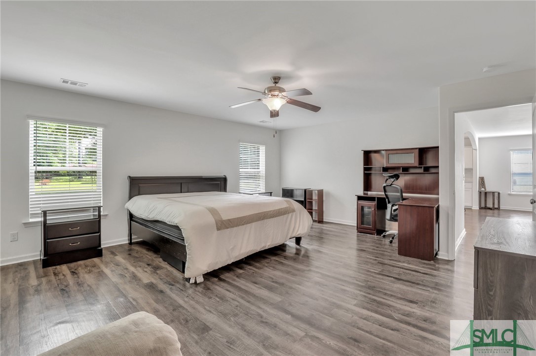 109 E Long Street