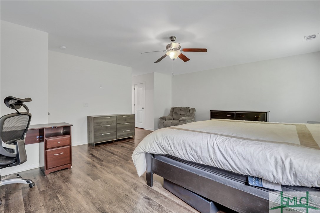 109 E Long Street