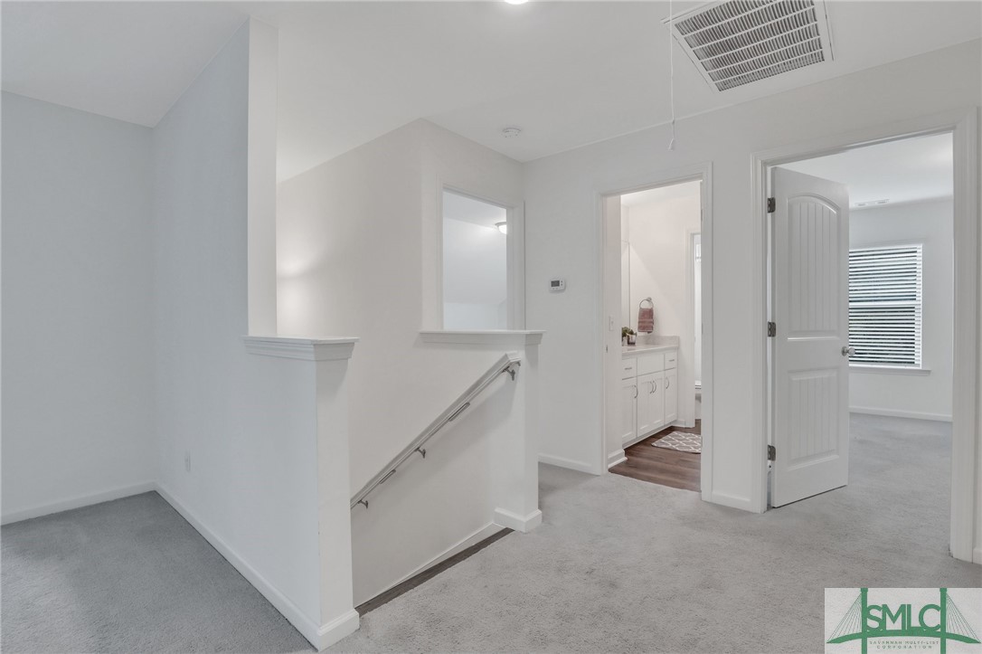 109 E Long Street