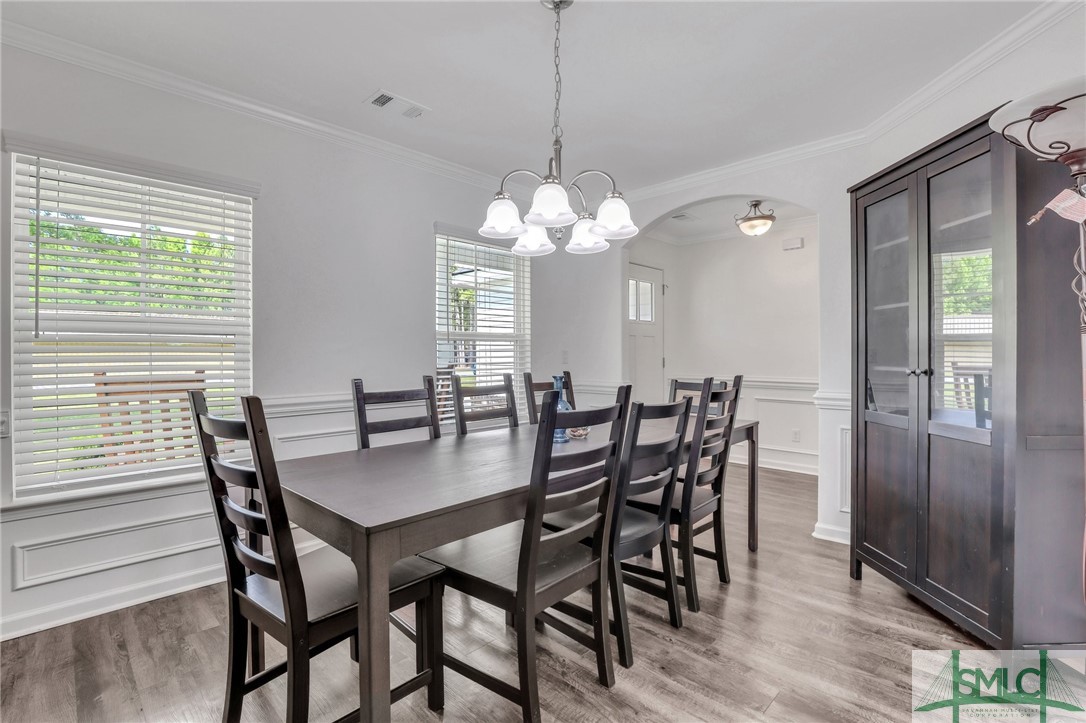 109 E Long Street