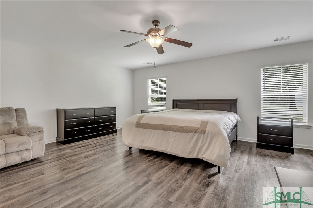 109 E Long Street
