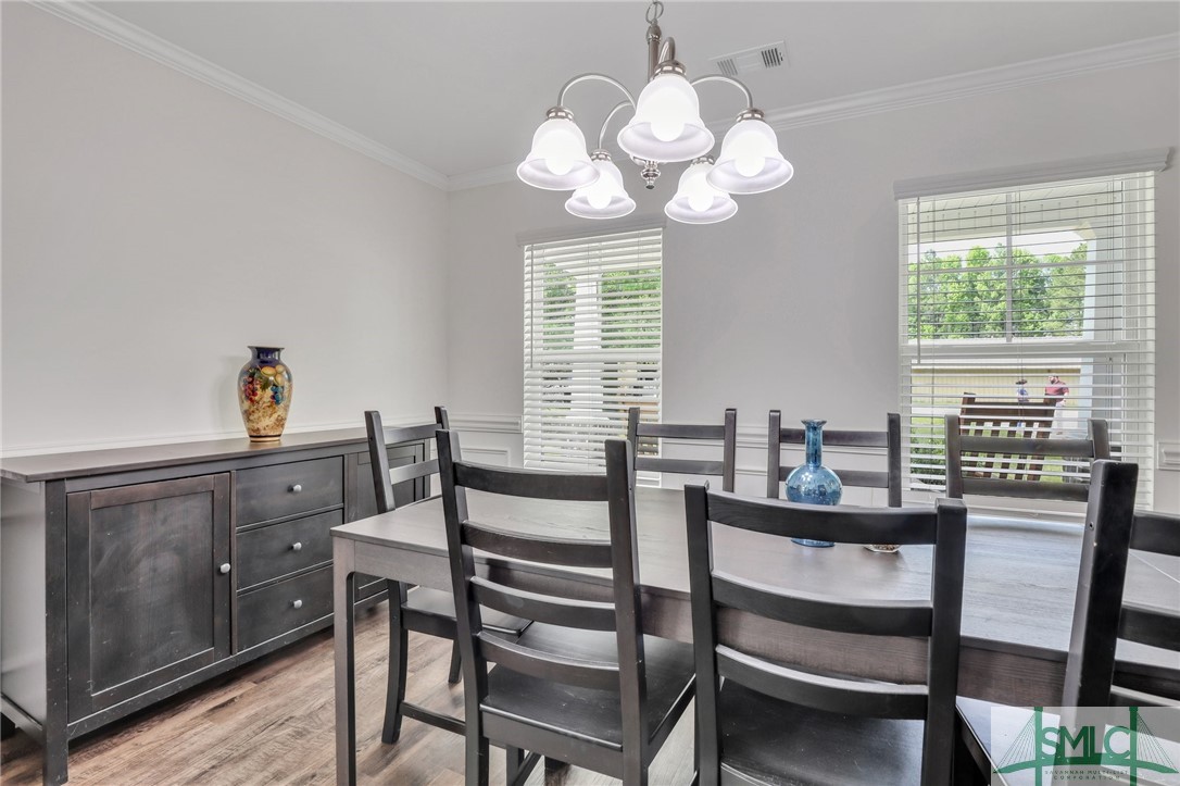 109 E Long Street