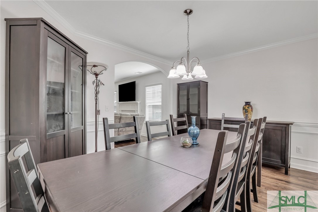 109 E Long Street