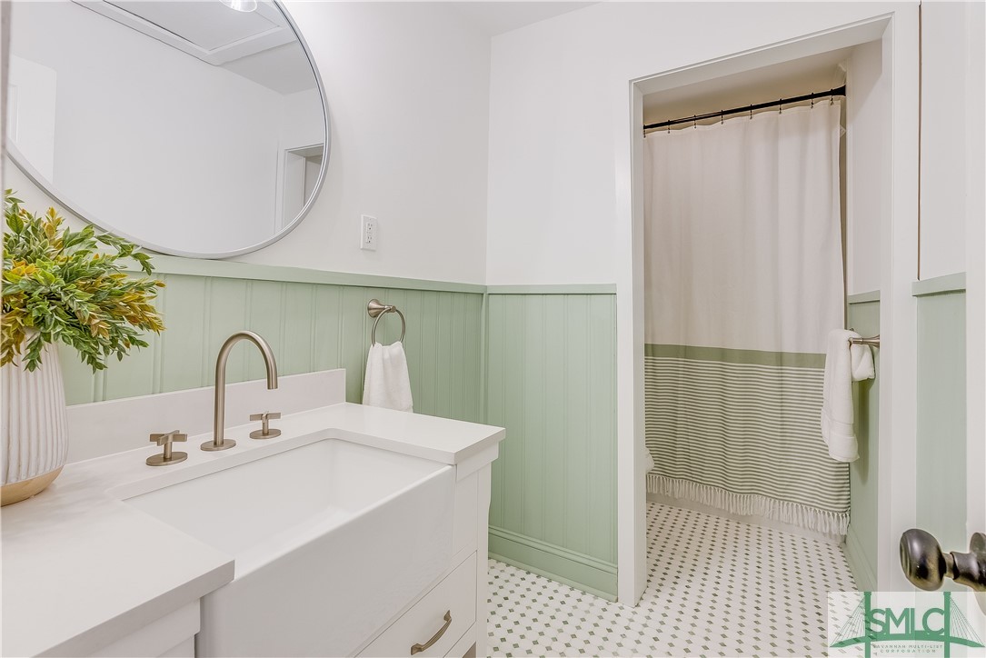 1226 W 51st Street