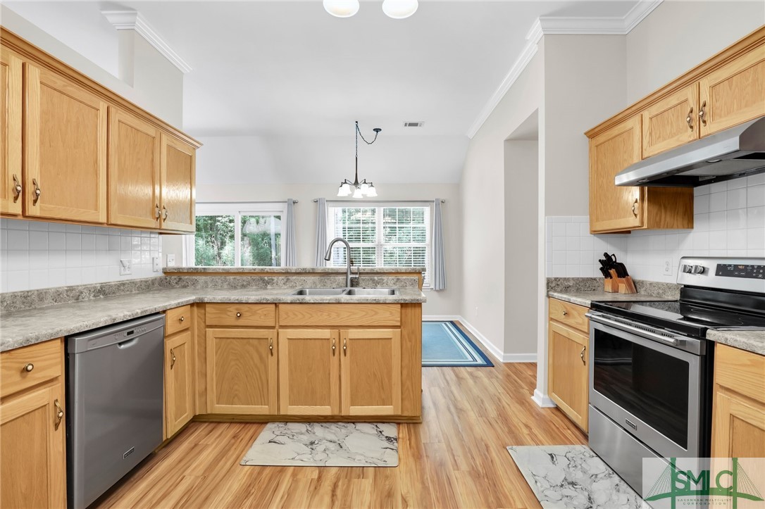 8 Bluebird Court