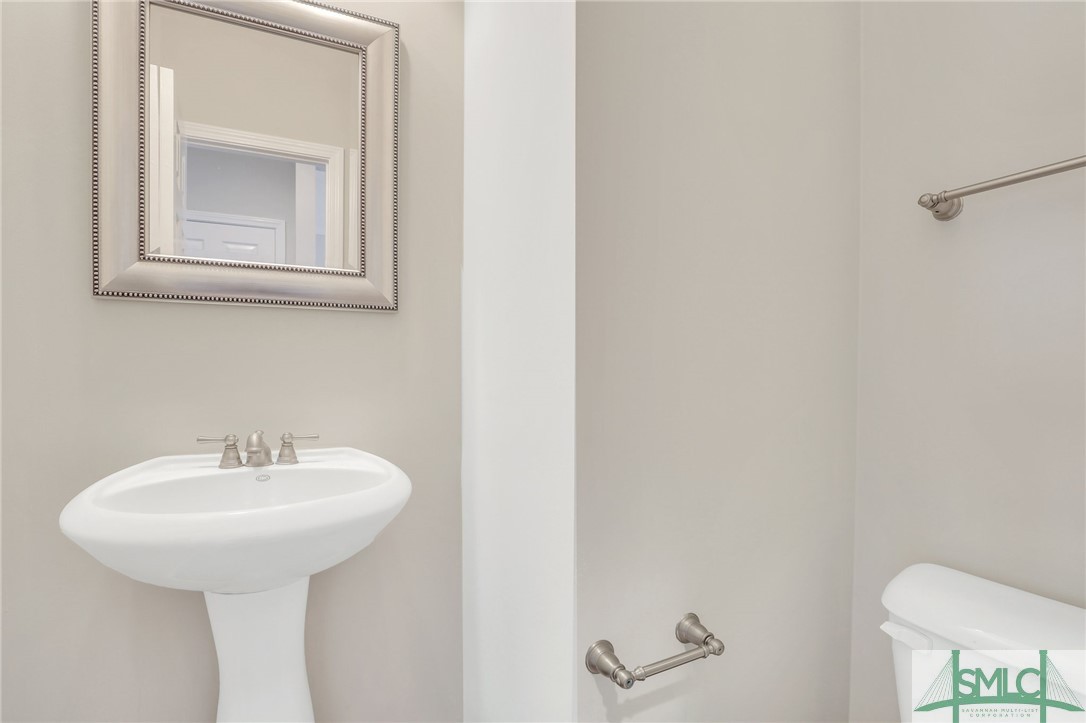 100 Coach House Square