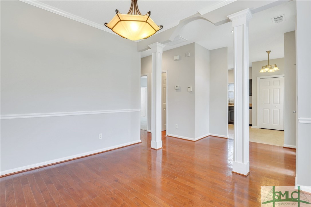 100 Coach House Square