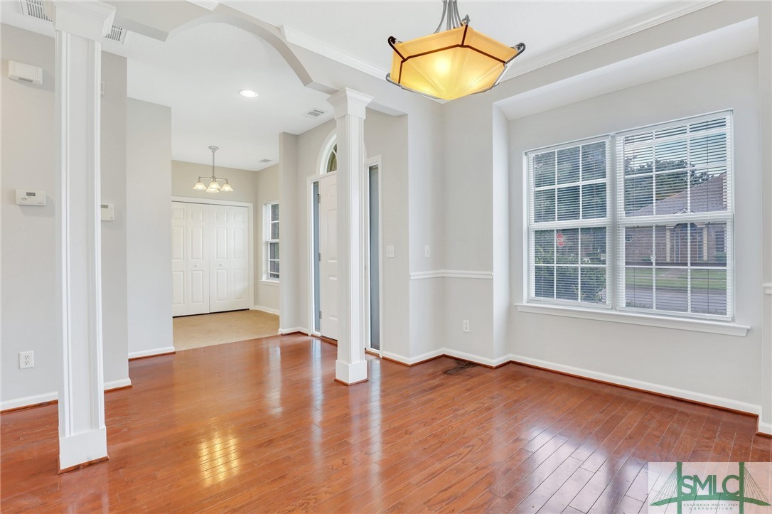 100 Coach House Square