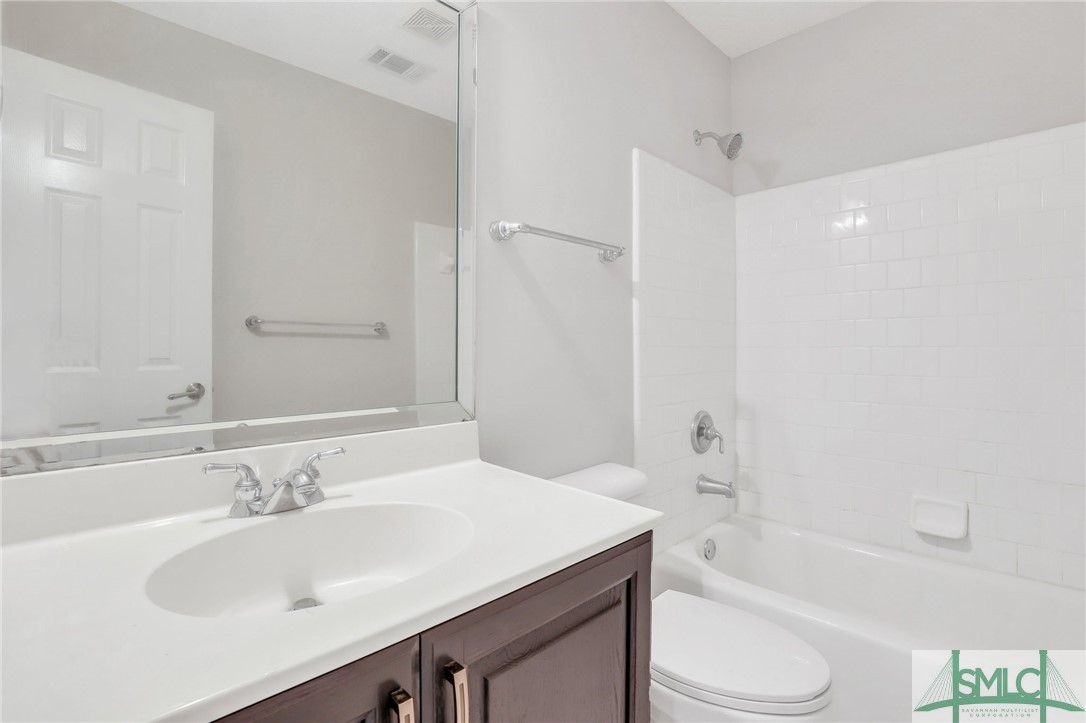 100 Coach House Square