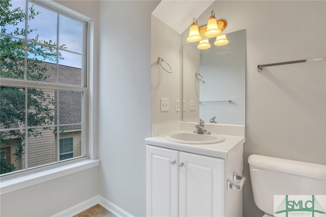 100 Coach House Square