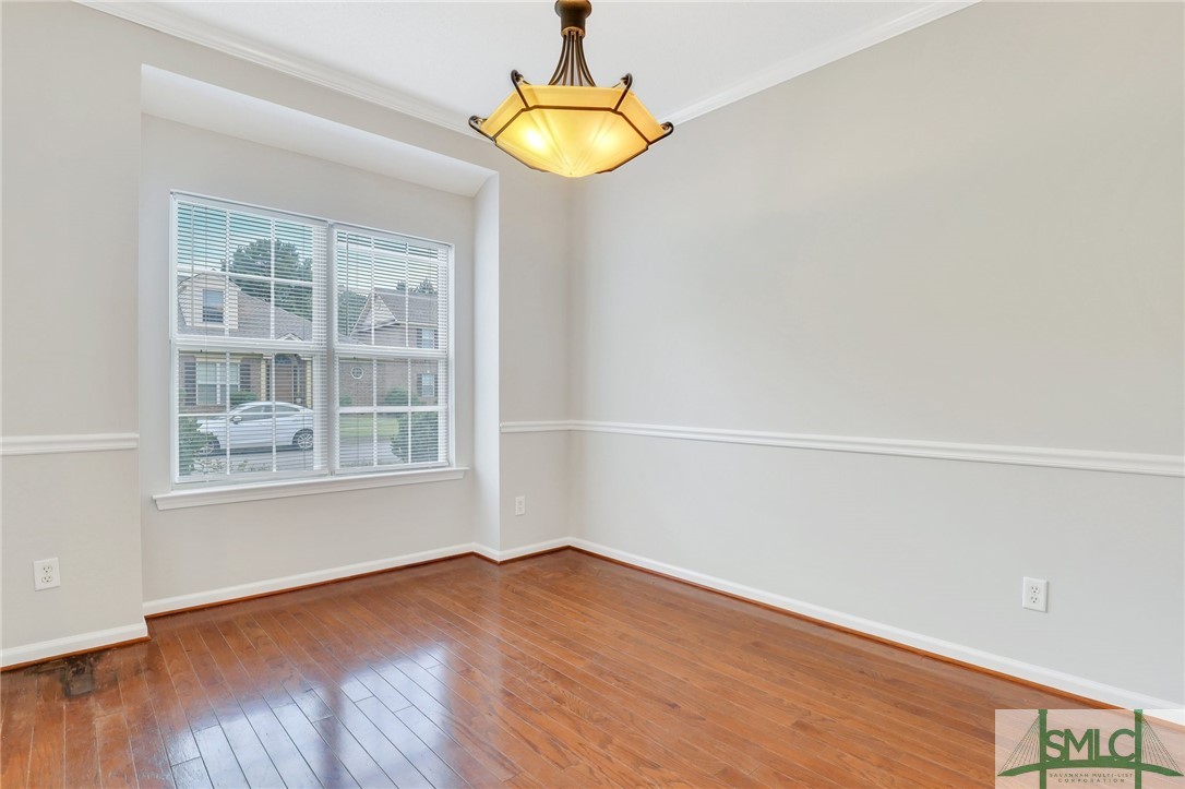 100 Coach House Square