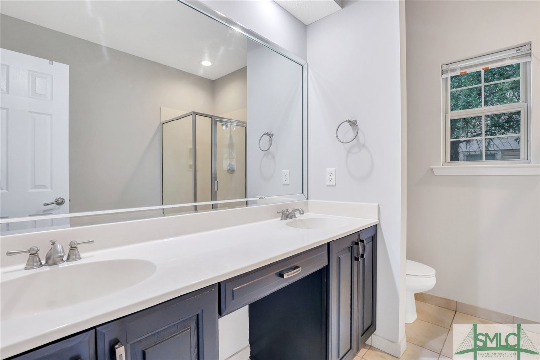 100 Coach House Square