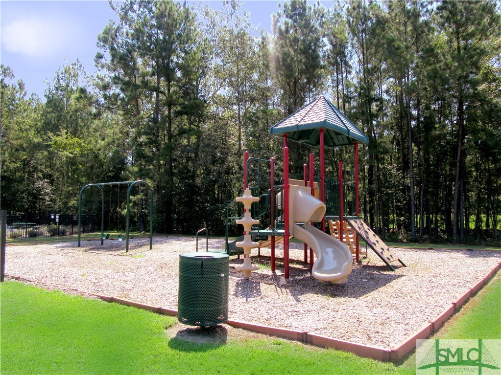 100 Coach House Square