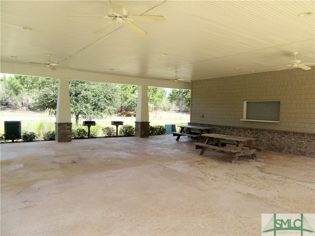 100 Coach House Square