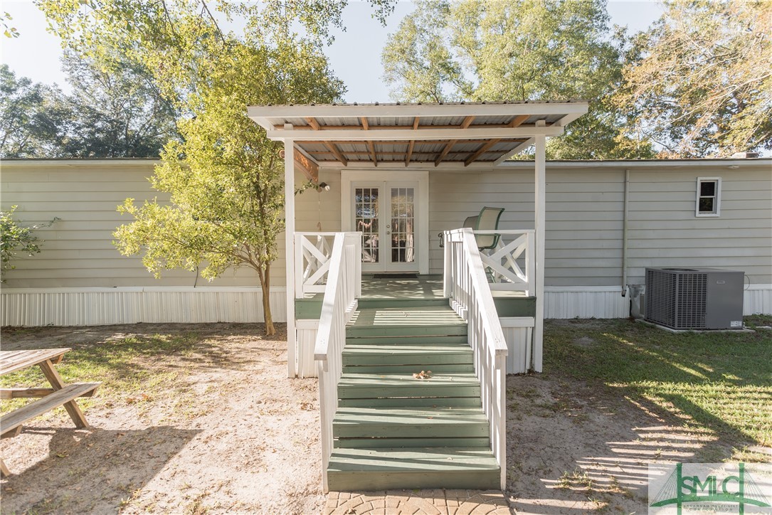 122 Edgewater Drive
