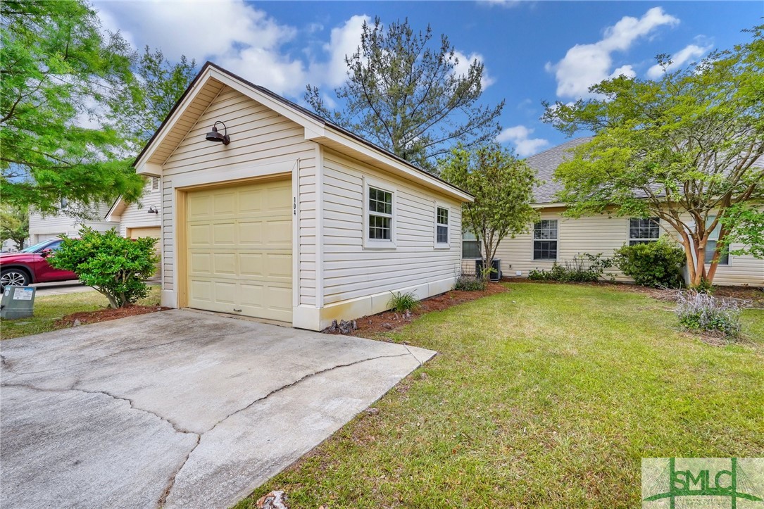 104 Coach House Square