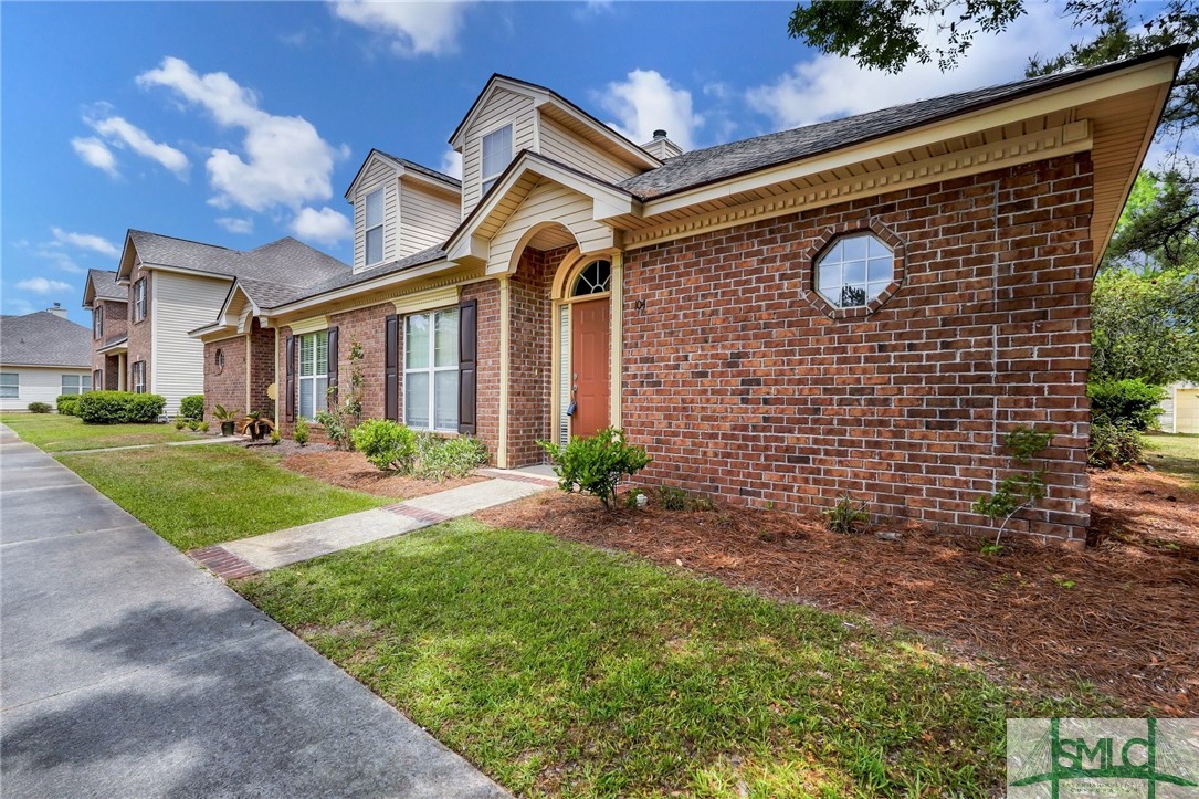 104 Coach House Square