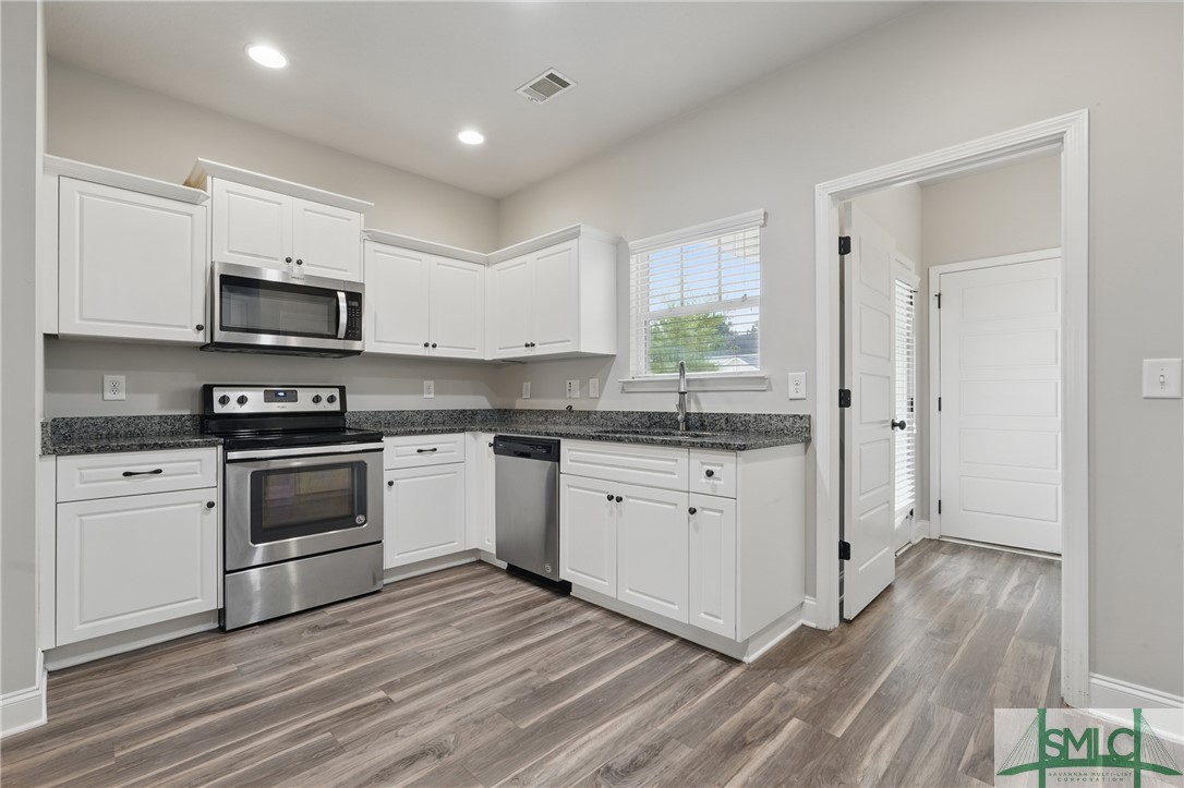 503 Potter Stone Square