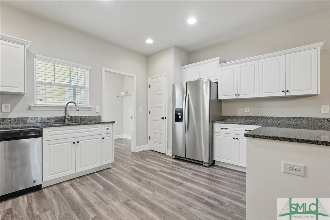 503 Potter Stone Square