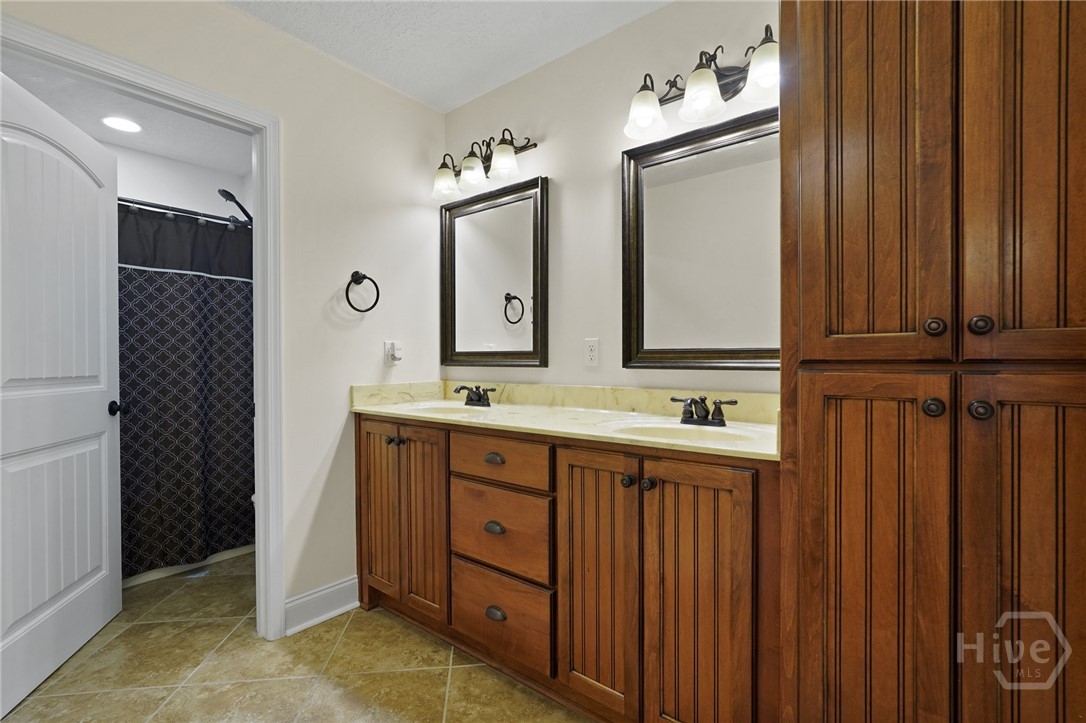 9 Silver Oak Court
