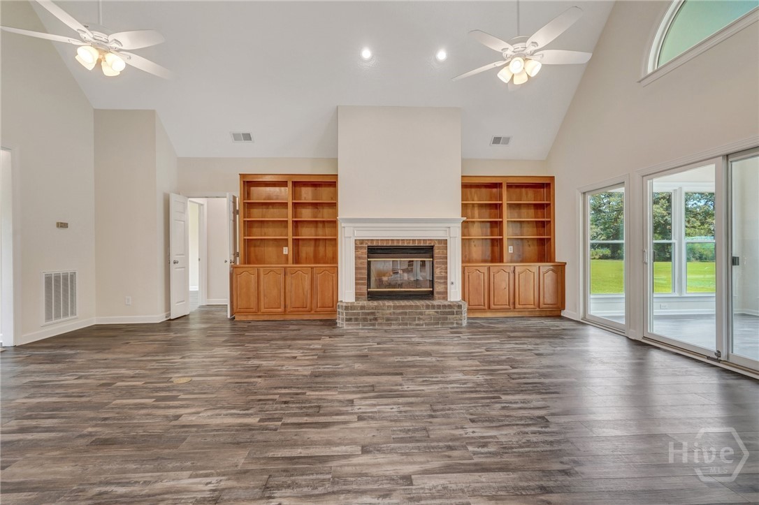 600 Old Louisville Road