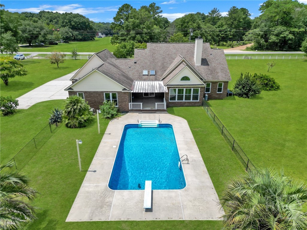 600 Old Louisville Road