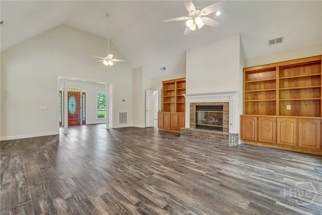 600 Old Louisville Road