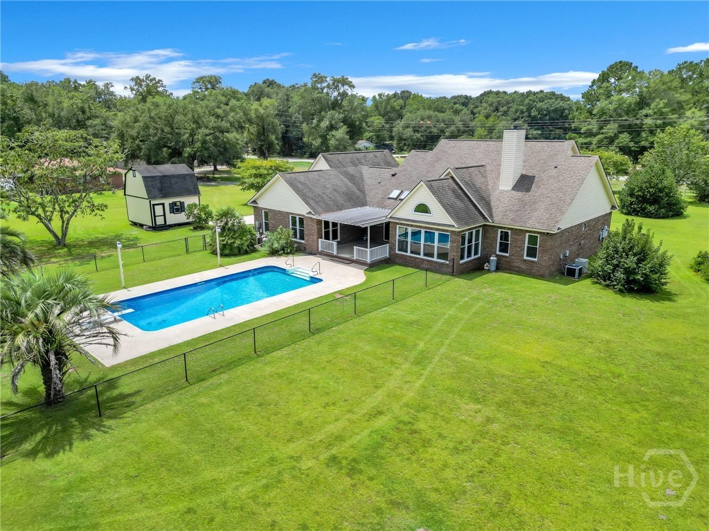 600 Old Louisville Road