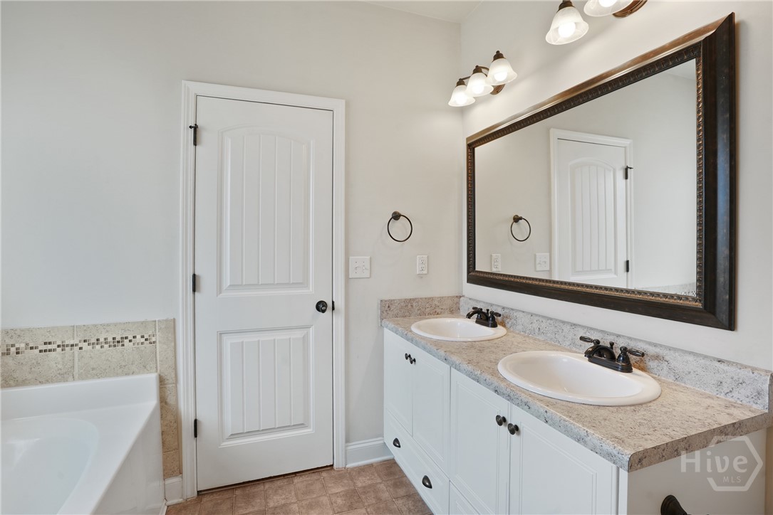 106 Clydesdale Court