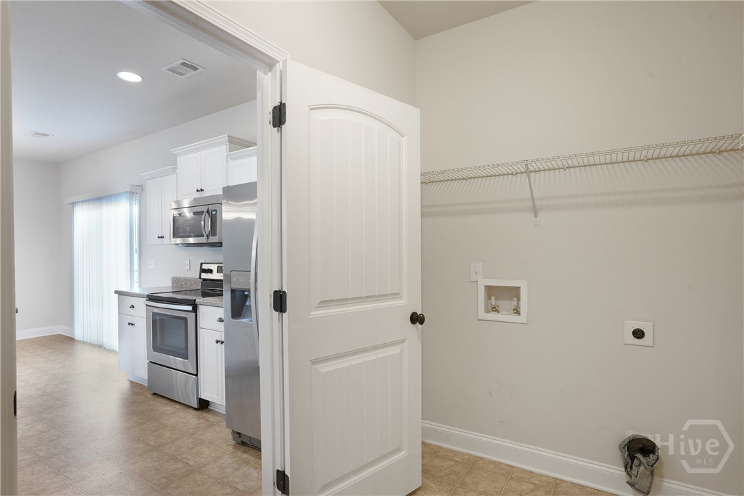 106 Clydesdale Court