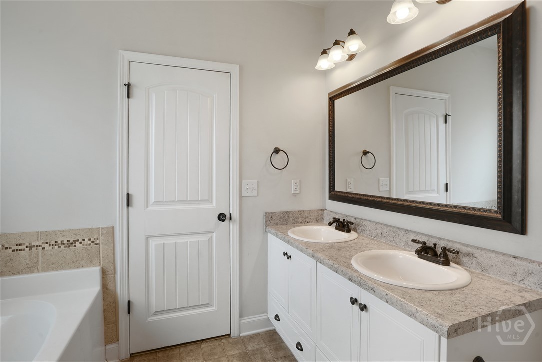 106 Clydesdale Court