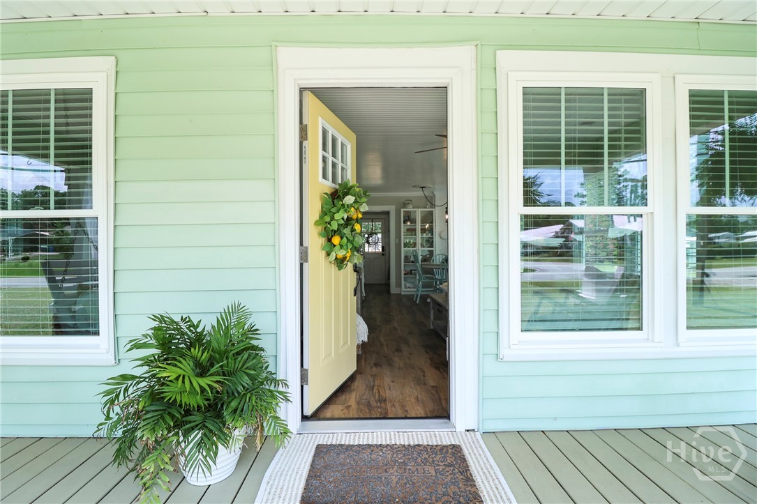 702 Lexington Avenue