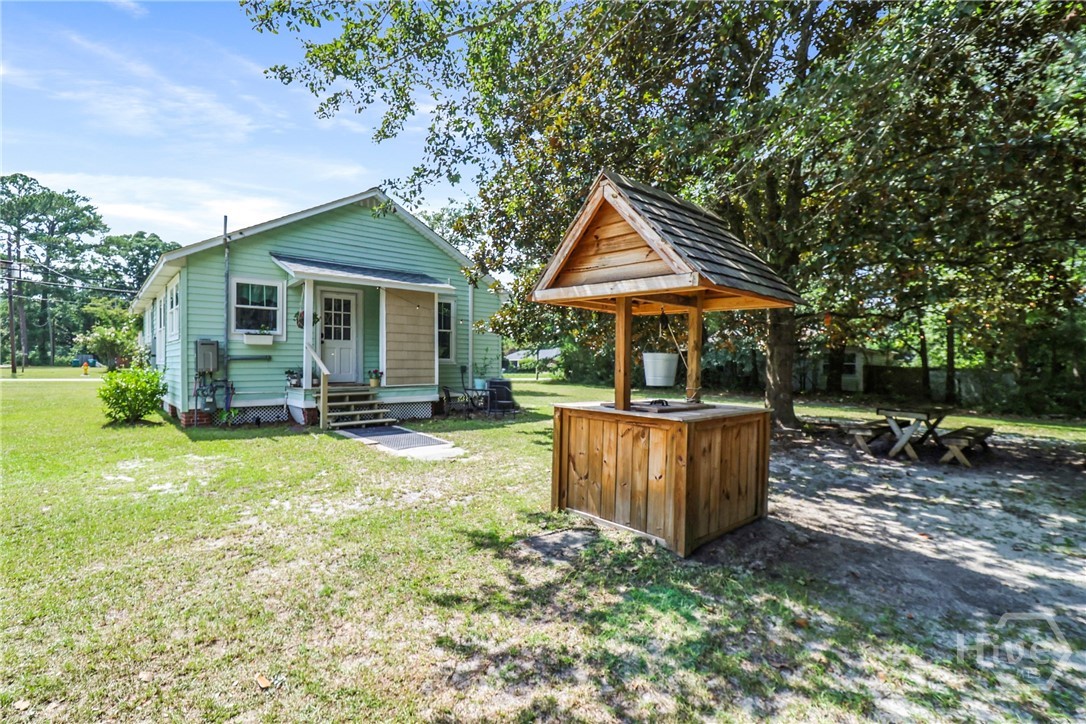 702 Lexington Avenue