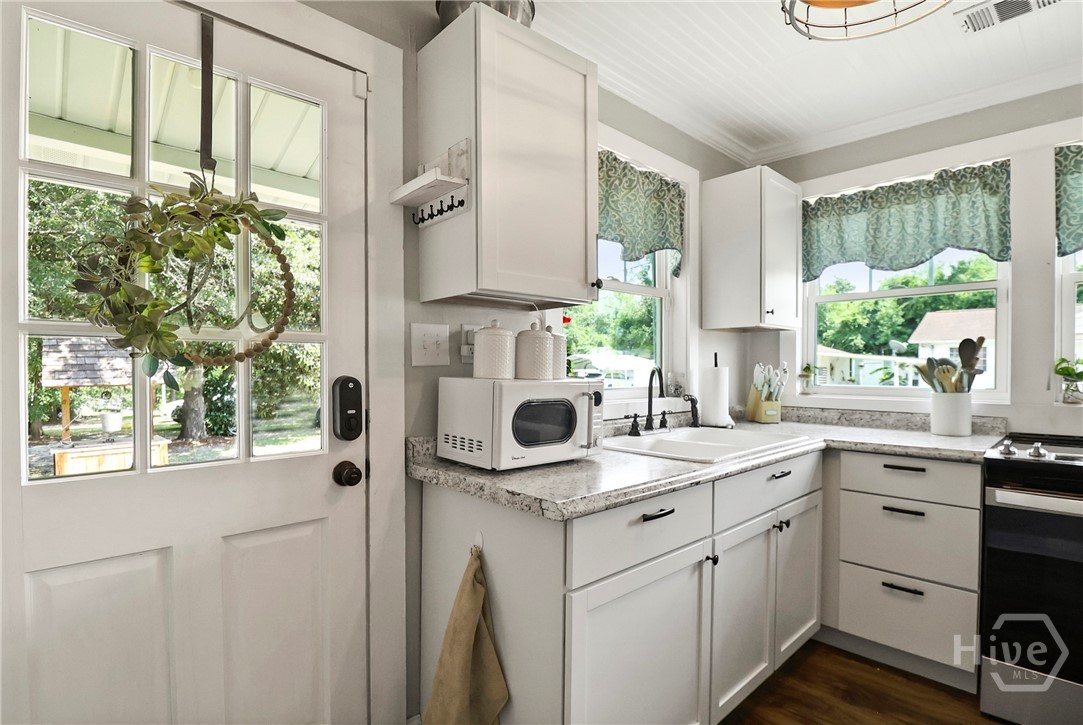 702 Lexington Avenue