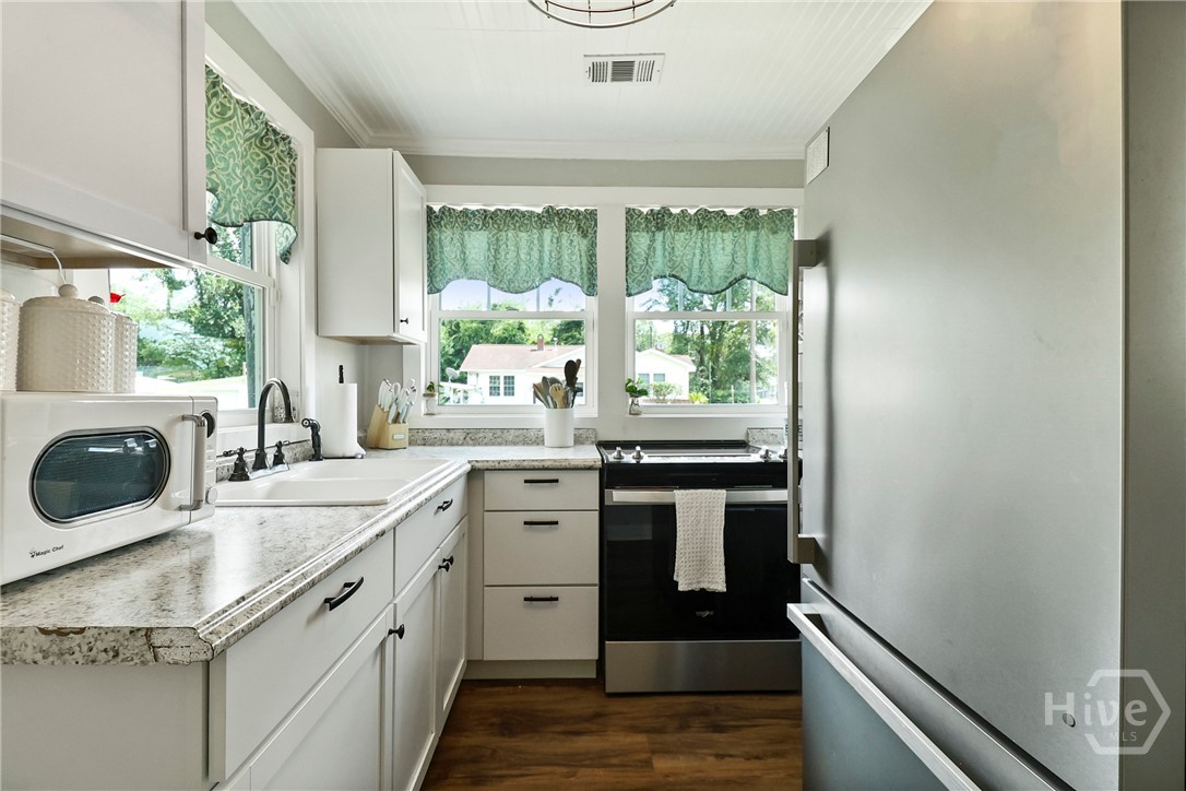 702 Lexington Avenue