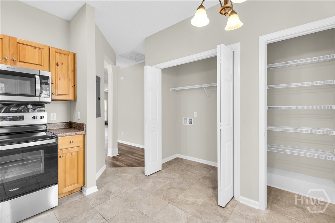 609 Trellis Square