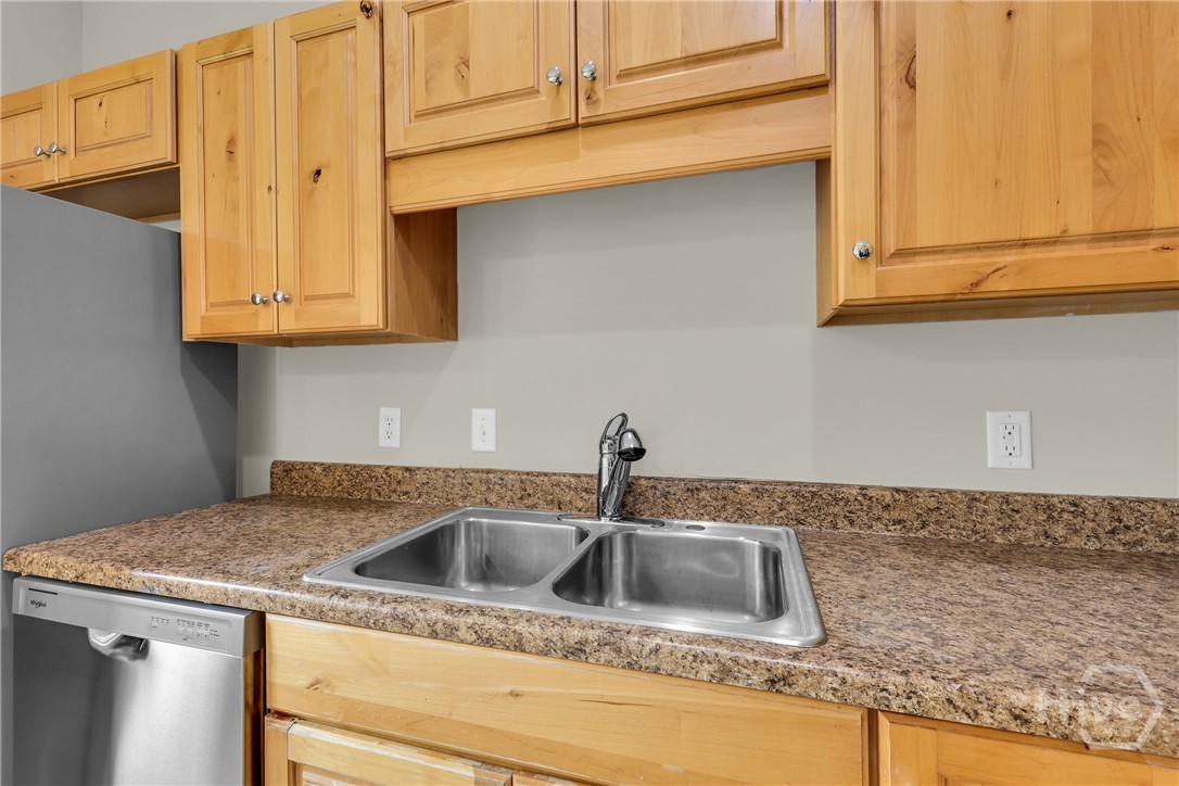 609 Trellis Square